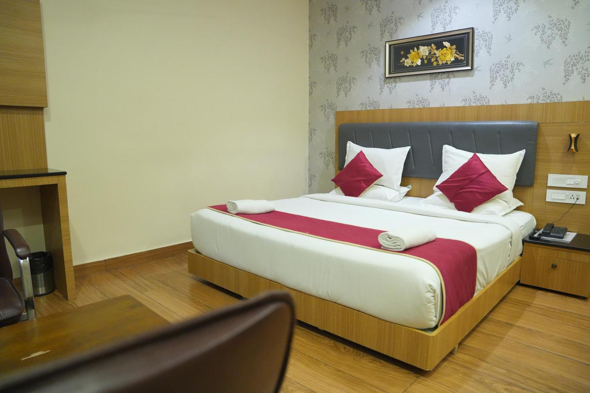 Kvp Golden Inn Тирупати Экстерьер фото